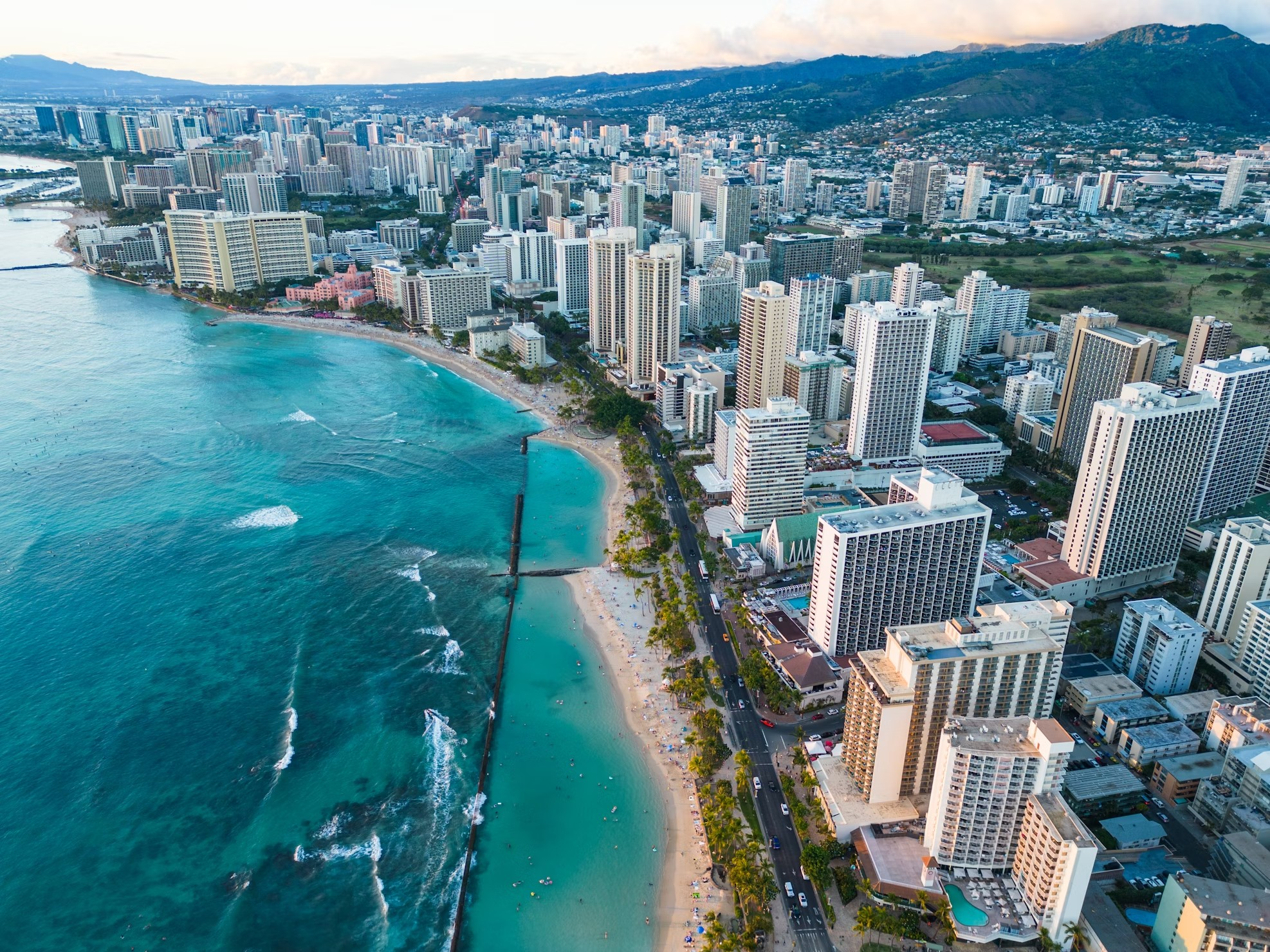 Honolulu Travel Guide_ 10 Incredible Places to Visit